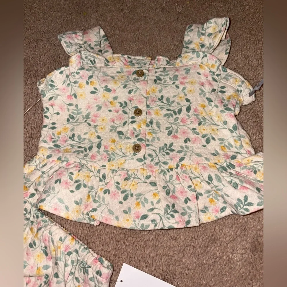 Two baby girl outfits three months carter’s and cloud Island NEW